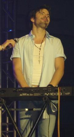tose singing 2.