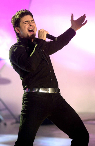 Tose singing